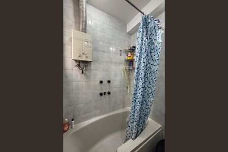 Apartamento à venda com 90m², 2 quartos e sem vagaBanheiro social