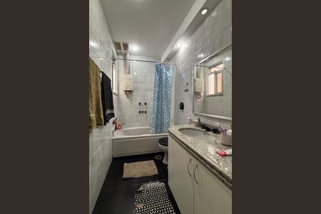 Apartamento à venda com 90m², 2 quartos e sem vagaBanheiro social