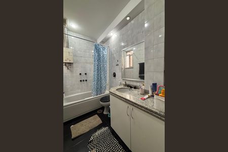 Apartamento à venda com 90m², 2 quartos e sem vagaBanheiro social