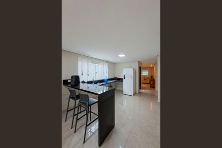 Casa para alugar com 350m², 5 quartos e 4 vagas Casa para alugar com 350m², 5 quartos e 4 vagasCozinha