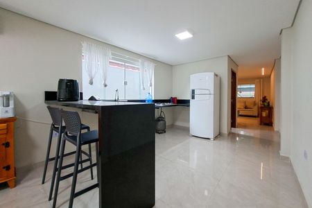 Casa para alugar com 350m², 5 quartos e 4 vagas Casa para alugar com 350m², 5 quartos e 4 vagasCozinha
