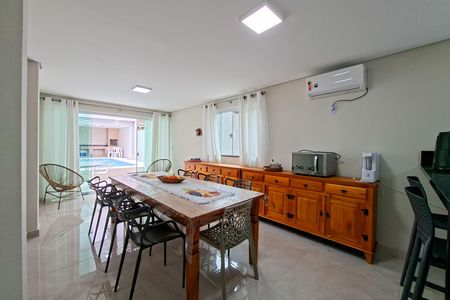 Casa para alugar com 350m², 5 quartos e 4 vagas Casa para alugar com 350m², 5 quartos e 4 vagasCopa
