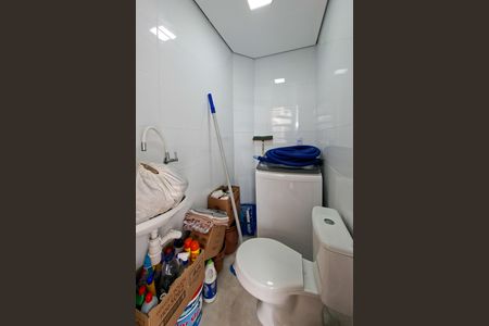 Casa para alugar com 350m², 5 quartos e 4 vagas Casa para alugar com 350m², 5 quartos e 4 vagasBanheiro da piscina
