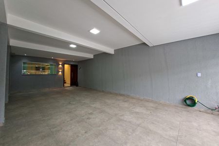 Casa para alugar com 350m², 5 quartos e 4 vagas Casa para alugar com 350m², 5 quartos e 4 vagasGaragem