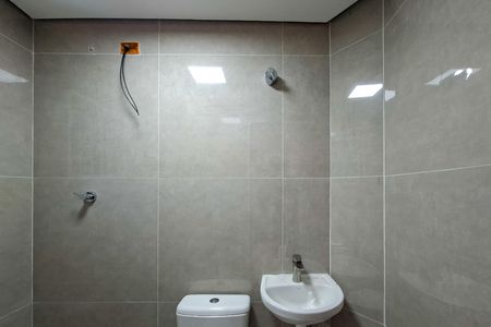 Casa para alugar com 350m², 5 quartos e 4 vagas Casa para alugar com 350m², 5 quartos e 4 vagasBanheiro da Suíte 5