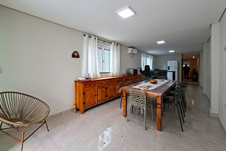 Casa para alugar com 350m², 5 quartos e 4 vagas Casa para alugar com 350m², 5 quartos e 4 vagasCopa