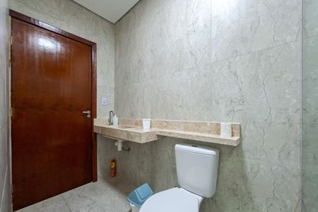 Casa para alugar com 350m², 5 quartos e 4 vagas Casa para alugar com 350m², 5 quartos e 4 vagasBanheiro da Suíte 1