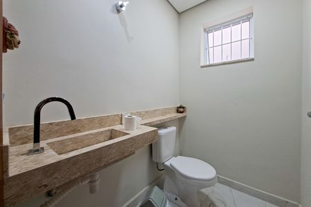 Casa para alugar com 350m², 5 quartos e 4 vagas Casa para alugar com 350m², 5 quartos e 4 vagasLavabo