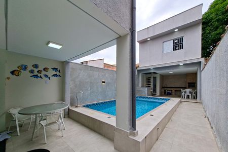Casa para alugar com 350m², 5 quartos e 4 vagas Casa para alugar com 350m², 5 quartos e 4 vagasPiscina
