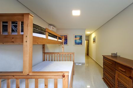 Casa para alugar com 350m², 5 quartos e 4 vagas Casa para alugar com 350m², 5 quartos e 4 vagasSuíte 4