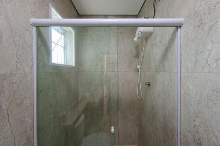 Casa para alugar com 350m², 5 quartos e 4 vagas Casa para alugar com 350m², 5 quartos e 4 vagasBanheiro da Suíte 1