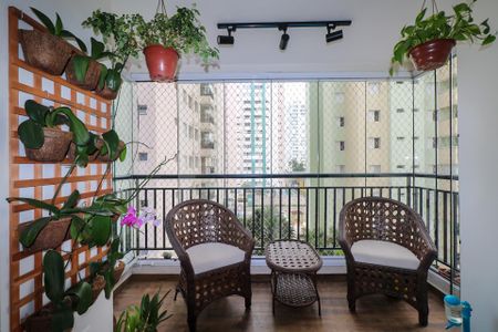 Apartamento à venda com 69m², 2 quartos e 2 vagas Apartamento à venda com 69m², 2 quartos e 2 vagasVaranda