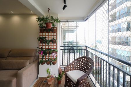 Apartamento à venda com 69m², 2 quartos e 2 vagas Apartamento à venda com 69m², 2 quartos e 2 vagasVaranda