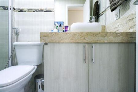 Apartamento à venda com 69m², 2 quartos e 2 vagas Apartamento à venda com 69m², 2 quartos e 2 vagasBanheiro Social