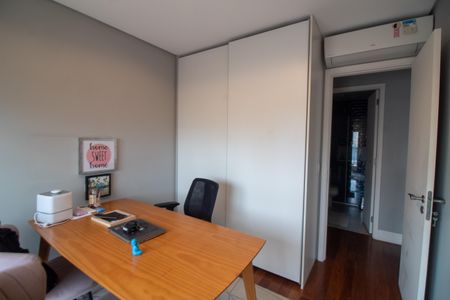 Apartamento à venda com 121m², 3 quartos e 2 vagasQuarto 2