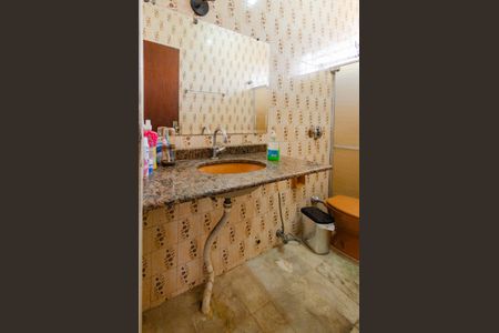 Apartamento à venda com 180m², 3 quartos e 1 vaga Apartamento à venda com 180m², 3 quartos e 1 vagaBanheiro