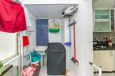 Apartamento à venda com 110m², 3 quartos e 1 vagaÁrea de Serviço