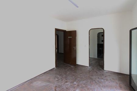 Casa à venda com 250m², 3 quartos e 4 vagasSuite