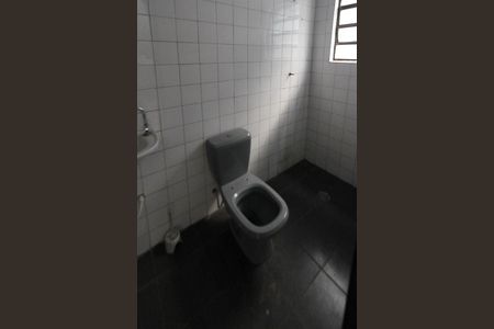 Casa à venda com 250m², 3 quartos e 4 vagasBanheiro de Serviço