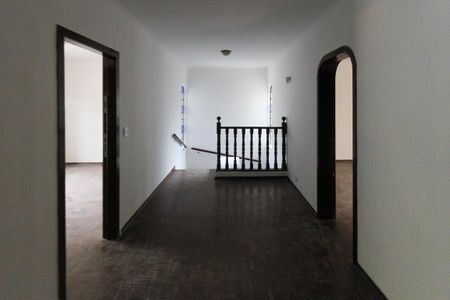 Casa à venda com 250m², 3 quartos e 4 vagasHall dos quartos