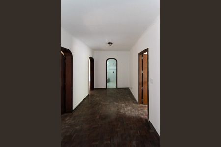 Casa à venda com 250m², 3 quartos e 4 vagasHall dos quartos