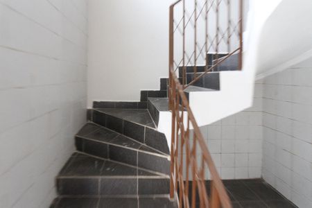 Casa à venda com 250m², 3 quartos e 4 vagasEscada