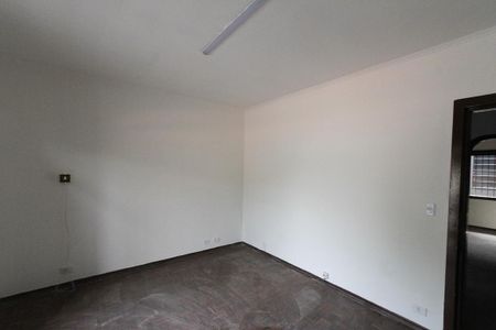 Casa à venda com 250m², 3 quartos e 4 vagasSuite