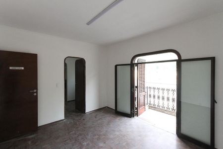 Casa à venda com 250m², 3 quartos e 4 vagasSuite