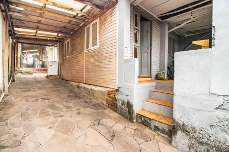 Casa à venda com 272m², 2 quartos e 1 vaga Casa à venda com 272m², 2 quartos e 1 vagaCasa Auxiliar