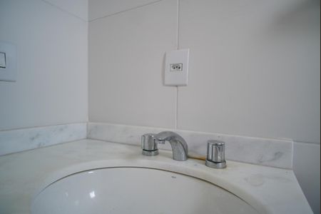 Apartamento para alugar com 61m², 2 quartos e 1 vaga Apartamento para alugar com 61m², 2 quartos e 1 vagaBanheiro corredor