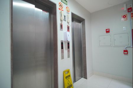 Apartamento para alugar com 61m², 2 quartos e 1 vaga Apartamento para alugar com 61m², 2 quartos e 1 vagaHall de entrada