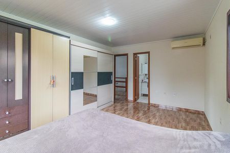 Casa à venda com 300m², 4 quartos e 2 vagasSuíte