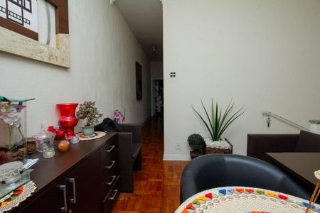 Casa à venda com 117m², 2 quartos e 2 vagasSala