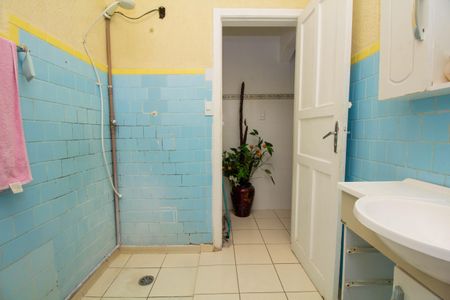 Casa à venda com 117m², 2 quartos e 2 vagasBanheiro