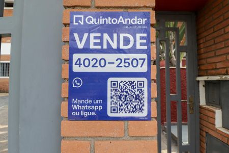 Casa à venda com 703m², 5 quartos e 3 vagasPlaquinha 