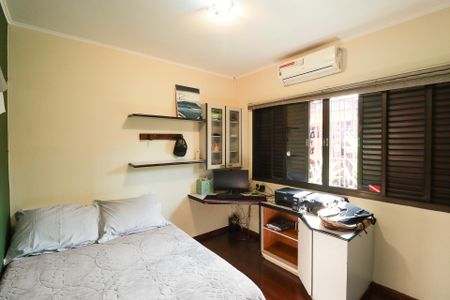 Casa à venda com 703m², 5 quartos e 3 vagasQuarto 1