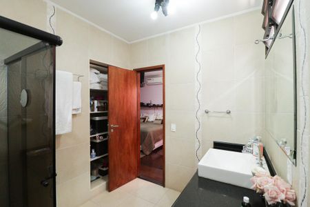 Casa à venda com 703m², 5 quartos e 3 vagasBanheiro da Suíte