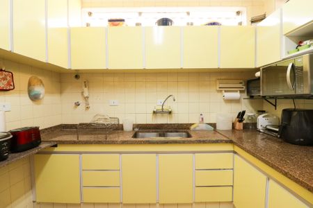 Casa à venda com 703m², 5 quartos e 3 vagasCozinha