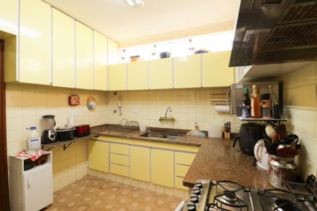 Casa à venda com 703m², 5 quartos e 3 vagasCozinha