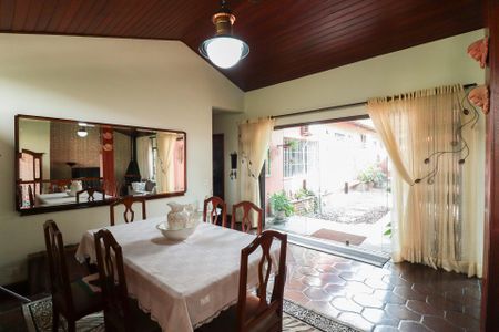 Casa à venda com 703m², 5 quartos e 3 vagasSala