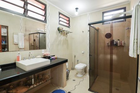 Casa à venda com 703m², 5 quartos e 3 vagasBanheiro da Suíte