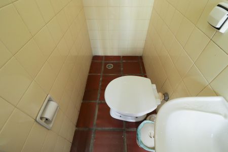 Casa à venda com 703m², 5 quartos e 3 vagasBanheiro de Serviço