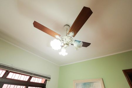 Casa à venda com 703m², 5 quartos e 3 vagasQuarto 2