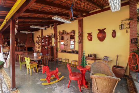 Casa à venda com 703m², 5 quartos e 3 vagasÁrea comum