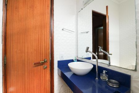 Casa à venda com 703m², 5 quartos e 3 vagasBanheiro Social