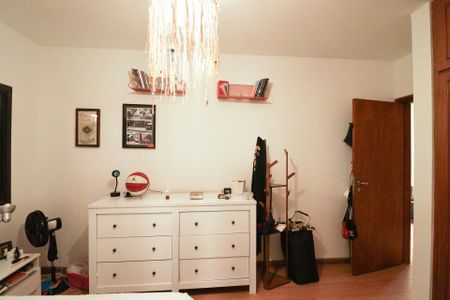 Casa à venda com 703m², 5 quartos e 3 vagasEdicula