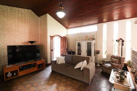 Casa à venda com 703m², 5 quartos e 3 vagasSala