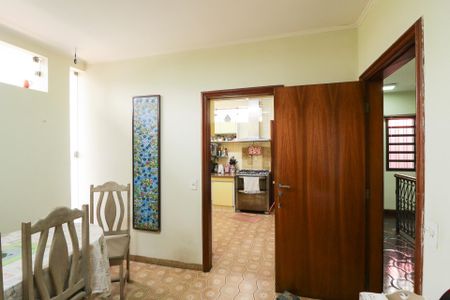 Casa à venda com 703m², 5 quartos e 3 vagasCozinha