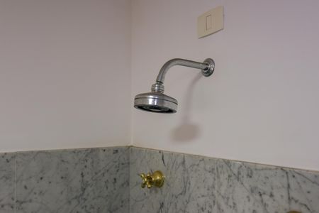 Casa à venda com 670m², 4 quartos e 5 vagas Casa à venda com 670m², 4 quartos e 5 vagasBanheiro da Suíte 1