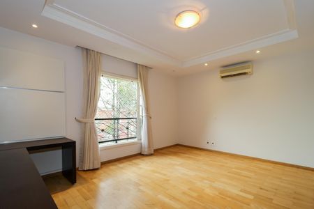 Casa à venda com 670m², 4 quartos e 5 vagas Casa à venda com 670m², 4 quartos e 5 vagasSuíte 1